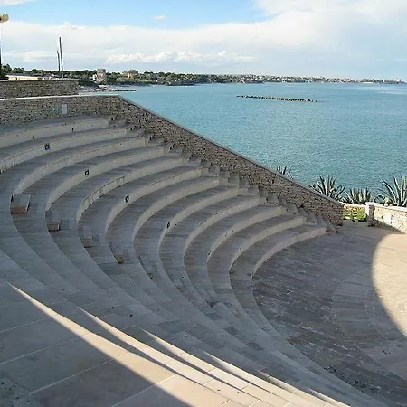Iris Apartment, Comfort E Stile Nel Cuore Di Bisceglie