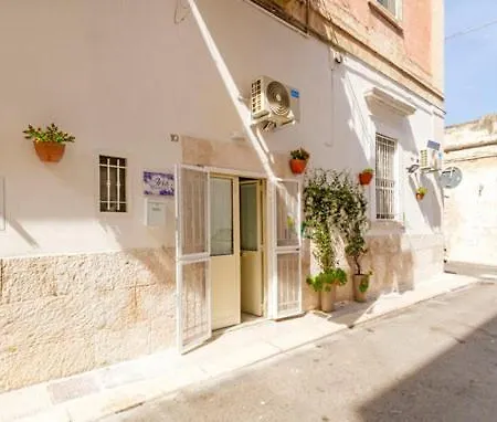 Iris Apartment, Comfort E Stile Nel Cuore Di Apartment Bisceglie